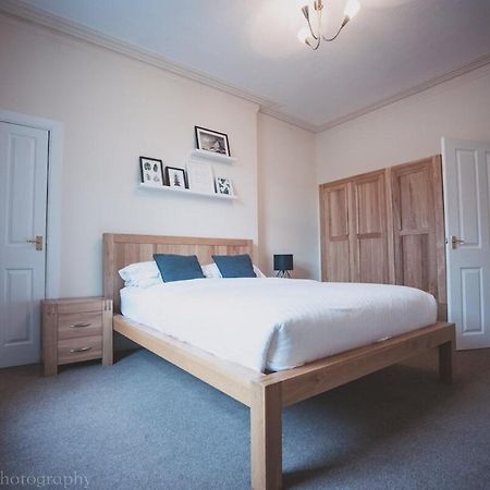 Stylish And Spacious Two Bed In Aberdeen'S West End Bagian luar foto